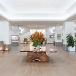 Studio With Partial Ocean View & Balcony Unit 1901