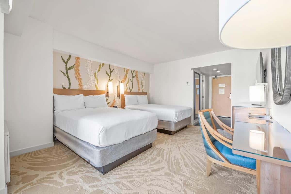 With Partial Ocean View & Balcony Unit 1901 Honolulu