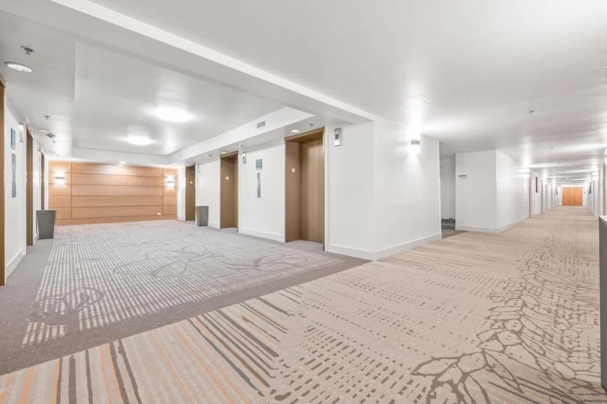 With Partial Ocean View & Balcony Unit 1901
