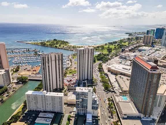 Holiday home With Partial Ocean View & Balcony Unit 1901 Honolulu