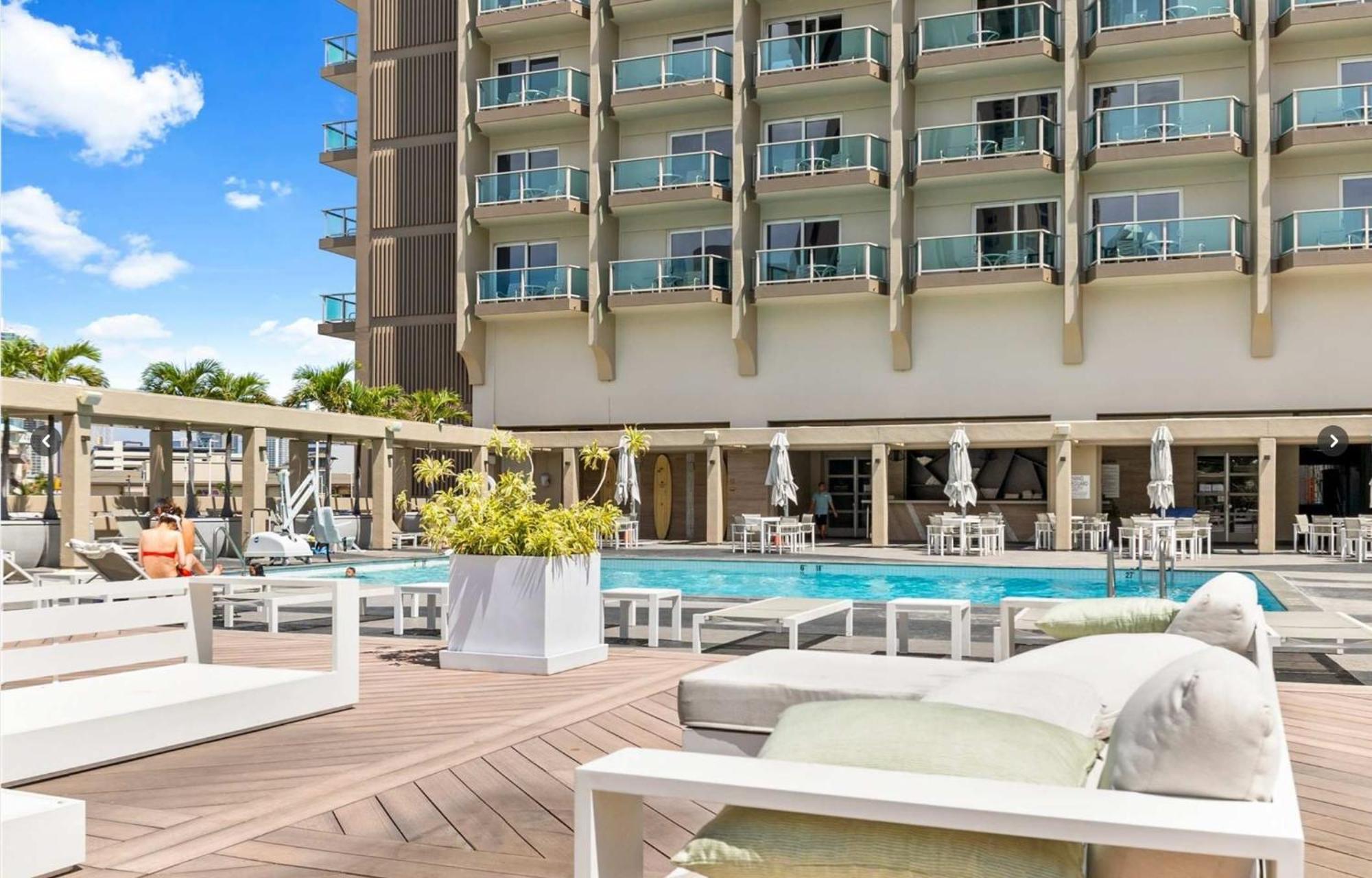 Holiday home With Partial Ocean View & Balcony Unit 1901 Honolulu